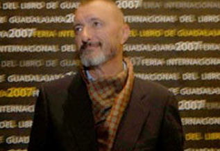 Pérez-Reverte hizo de la FIL un mundo Alatriste