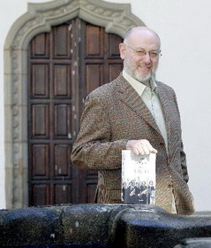 Eslava Galán escribe un libro sobre los planes de Franco para recuperar Gibraltar