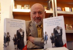 JUAN ESLAVA GALÁN ESCRITOR JORNADA DE HOY